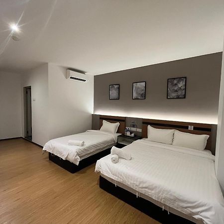 Havona Hotel - Bandar Putra Kulai - Self Check-In エクステリア 写真